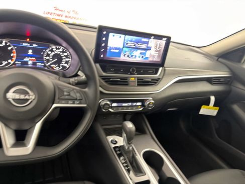 New 2026 Nissan Altima 2.5 SV w/ SV Special Edition Package image 18