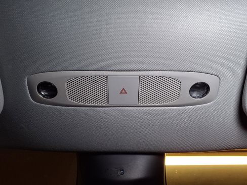 Used 2022 Tesla Model Y Performance image 9