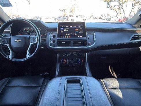 Used 2021 Chevrolet Suburban LT w/ LT Signature Package image 36