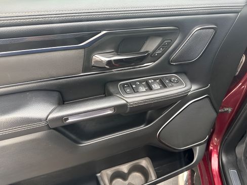 Used 2022 RAM 1500 Laramie AWD/4WD image 9