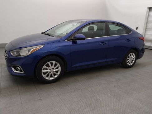 Used 2021 Hyundai Accent SEL w/ Cargo Package FWD image 2