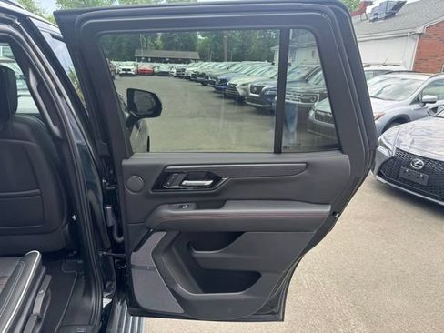 Used 2025 GMC Yukon AT4 Ultimate AWD/4WD image 22