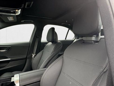 New 2025 Mercedes-Benz C 300 4MATIC Sedan image 15