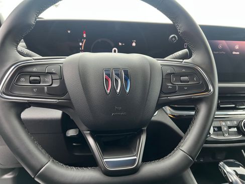 Used 2025 Buick Envista Sport Touring image 28