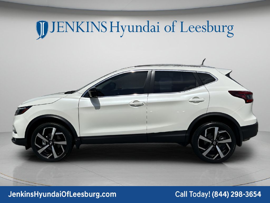 Used 2021 Nissan Rogue Sport SL w/ Premium Package FWD image 9