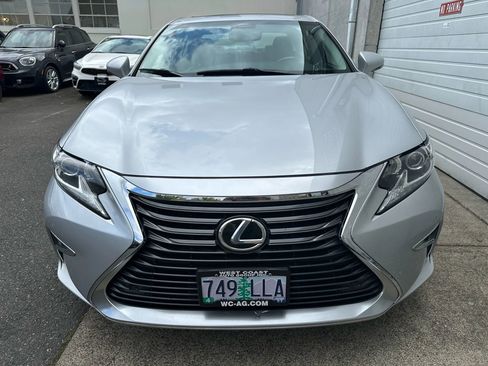 Used 2016 Lexus ES 350 w/ Premium Package w/Wood Trim image 4