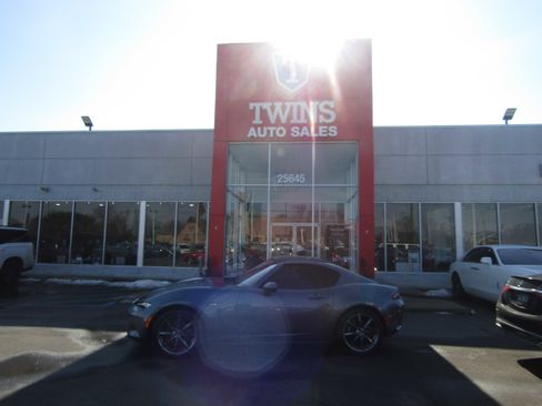 Used 2017 MAZDA MX-5 Miata RF Grand Touring image 2