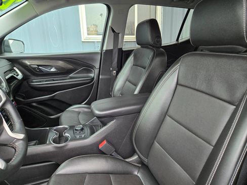 Used 2024 GMC Terrain SLT image 37