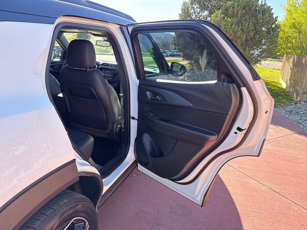 Used 2021 Chevrolet TrailBlazer RS w/ Technology Package AWD/4WD image 24