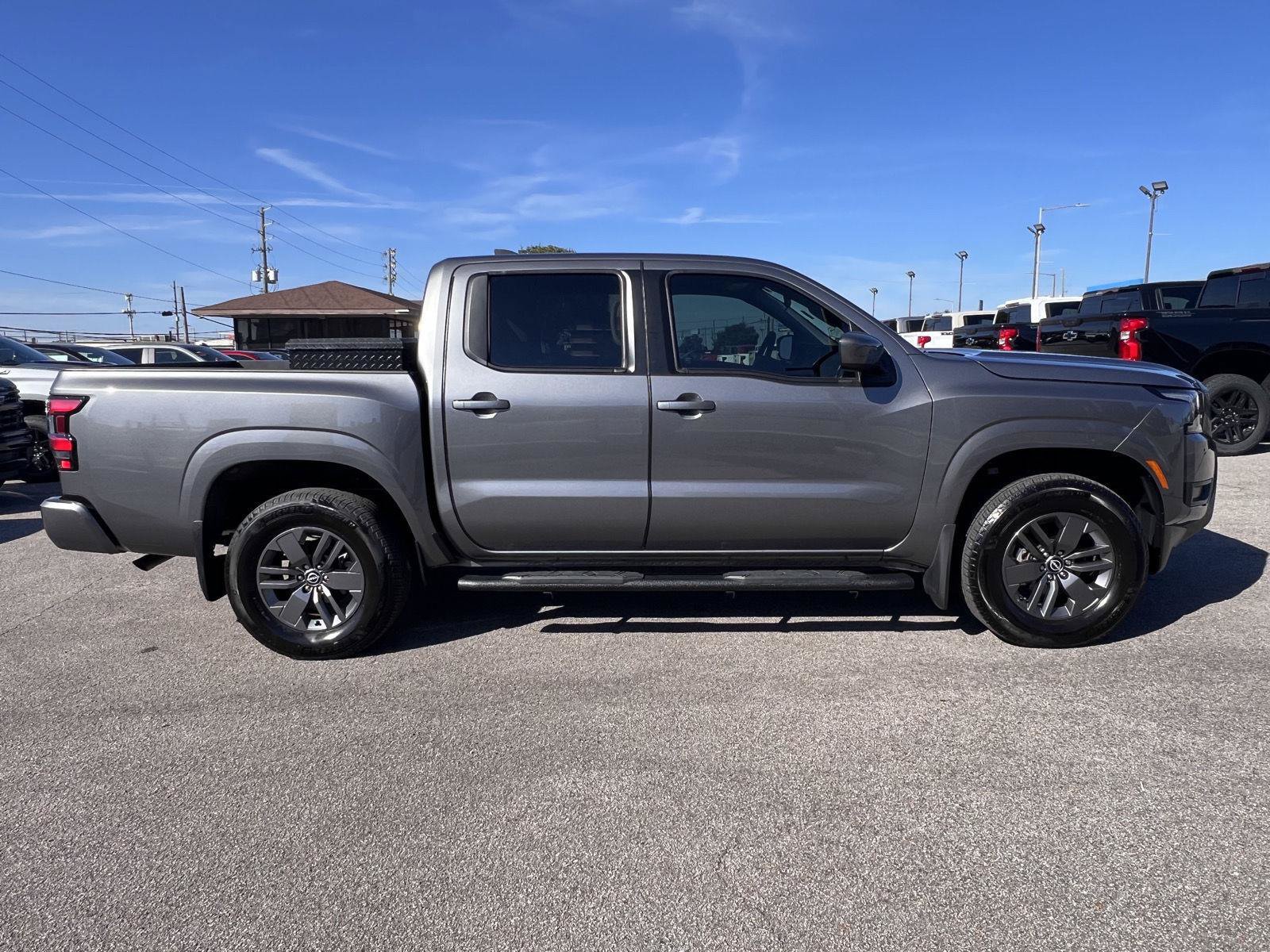 Used 2025 Nissan Frontier SV AWD/4WD image 32