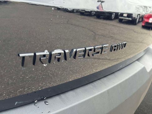 Used 2023 Chevrolet Traverse LT w/ Midnight/Sport Edition image 9