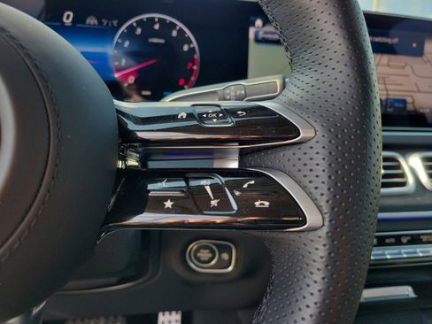 Certified 2026 Mercedes-Benz GLS 450 4MATIC image 32