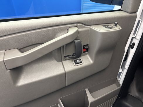 Used 2024 Chevrolet Express 2500 w/ Driver Convenience Package image 10