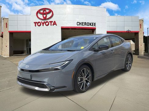 Used 2026 Toyota Prius XLE image 1