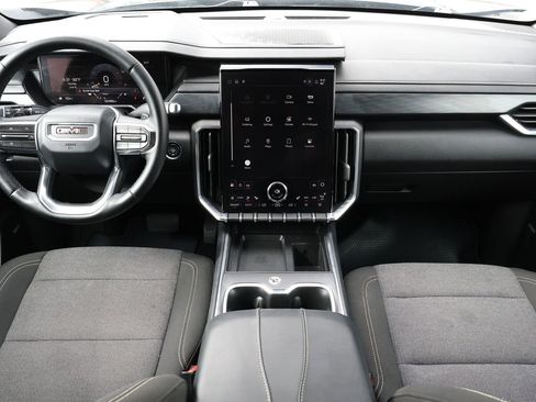 Used 2025 GMC Acadia Elevation FWD image 2