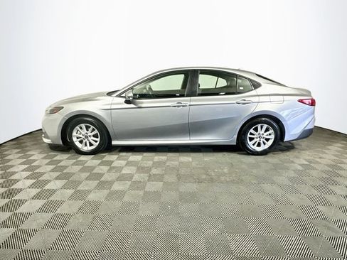 Used 2025 Toyota Camry LE FWD image 5
