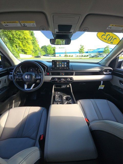 Used 2025 Honda Pilot EX-L image 26