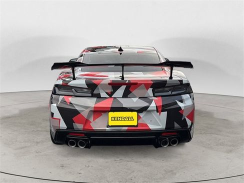 Used 2018 Chevrolet Camaro SS image 4