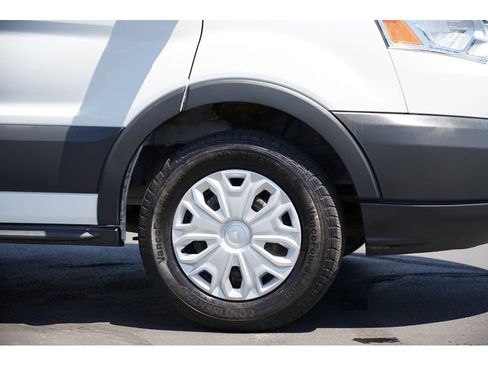 Used 2015 Ford Transit 150 XLT image 11