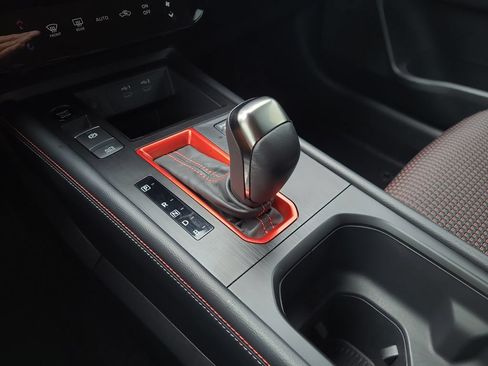 Certified 2025 Nissan Kicks SR FWD image 24