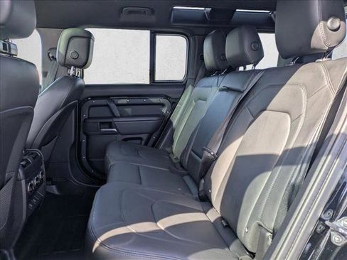 Used 2025 Land Rover Defender 110 X-Dynamic SE image 21