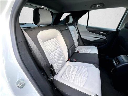 Used 2021 Chevrolet Equinox LS image 29