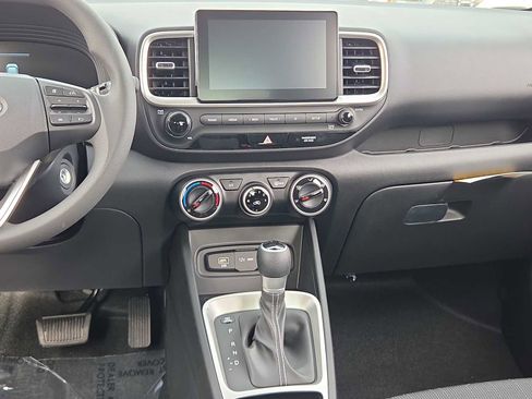 New 2026 Hyundai Venue SE image 27