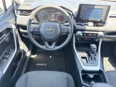 Used 2021 Toyota RAV4 XLE FWD image 15