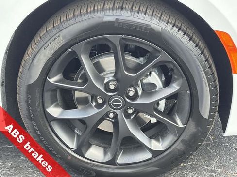 New 2026 Chrysler Pacifica Limited w/ S Appearance Package image 42