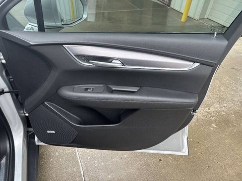 Used 2020 Cadillac XT5 Luxury w/ LPO, Floor Liner Package AWD/4WD image 17
