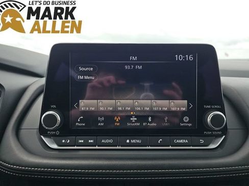 Used 2025 Nissan Rogue SV FWD image 13