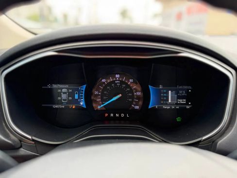 Used 2019 Ford Fusion SE FWD image 44