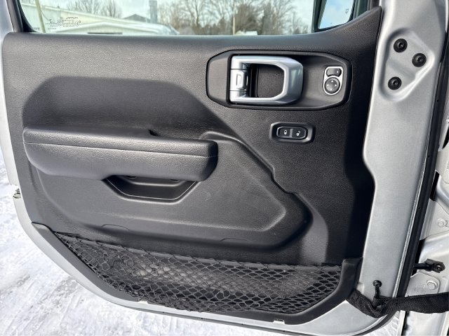 Used 2022 Jeep Gladiator Sport AWD/4WD image 21
