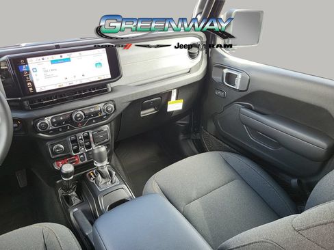 Used 2024 Jeep Wrangler Unlimited Sport AWD/4WD image 15
