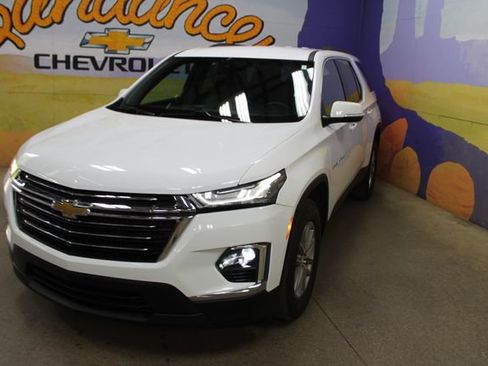 Used 2023 Chevrolet Traverse LT FWD image 4