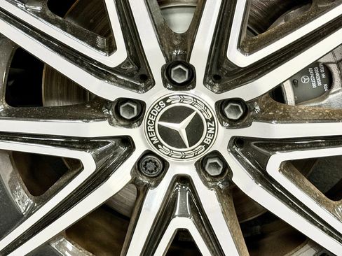 Used 2024 Mercedes-Benz EQB 300 4MATIC image 18