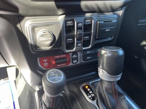 Used 2020 Jeep Gladiator Rubicon image 17