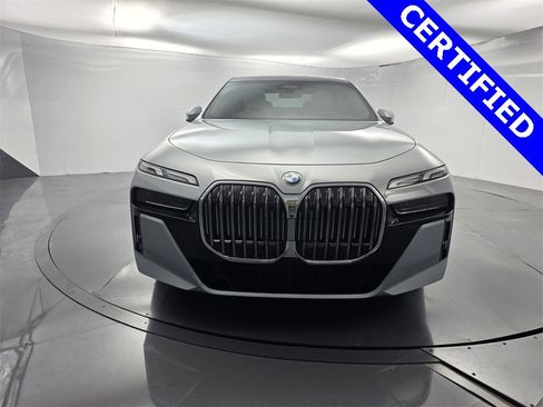 Used 2023 BMW 760i xDrive w/ Luxury Rear Seating Package image 2