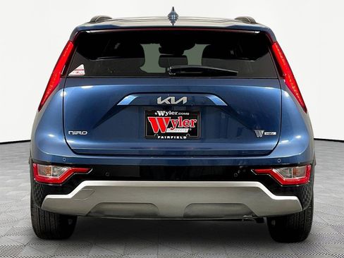 Used 2023 Kia Niro EX Touring FWD image 5