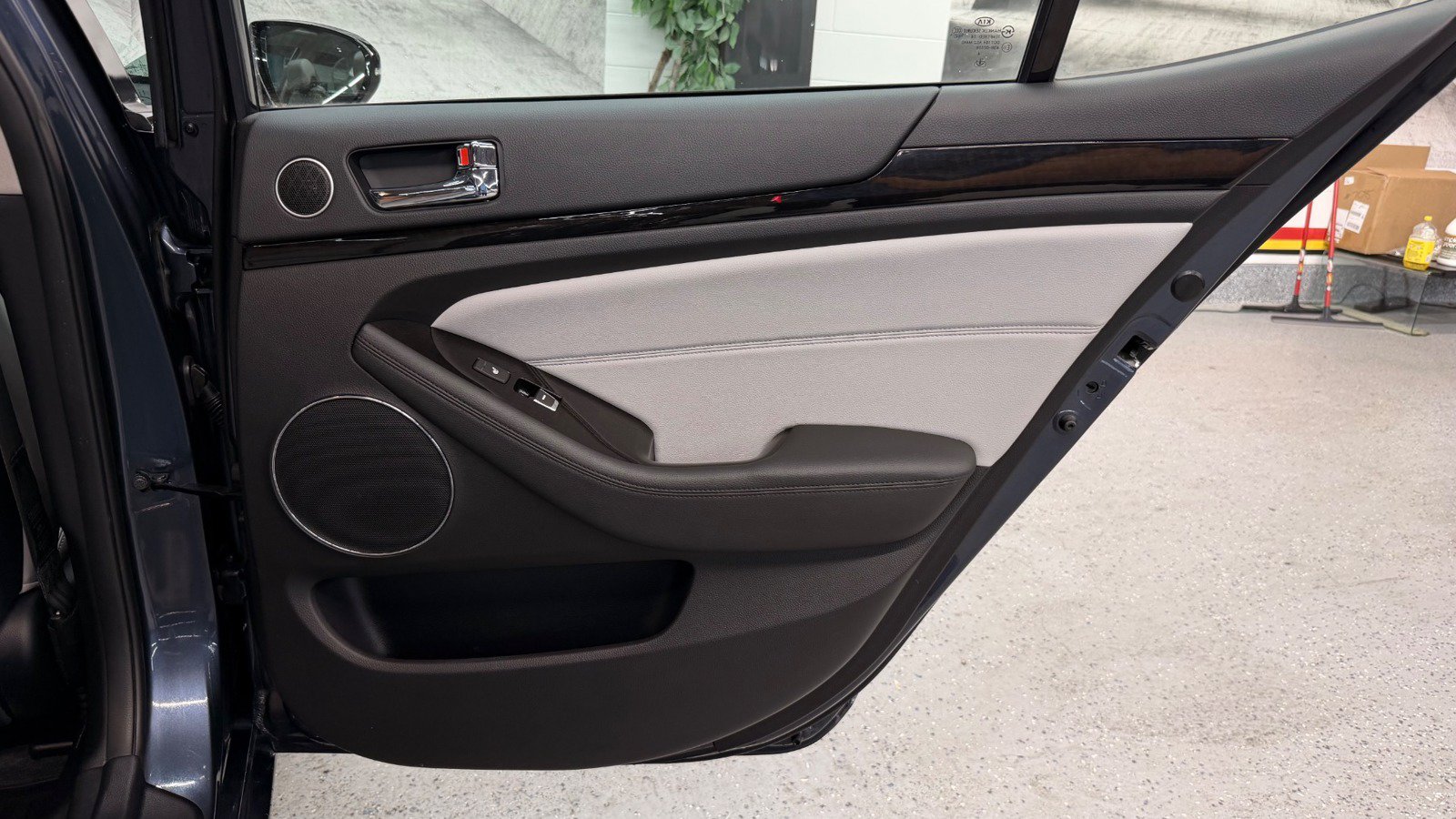 Used 2014 Kia Cadenza Limited FWD image 24