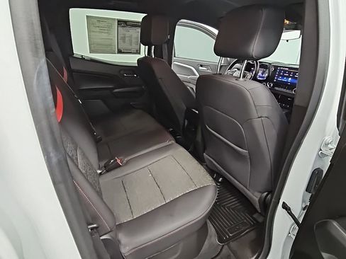 Used 2024 Chevrolet Colorado Z71 image 33