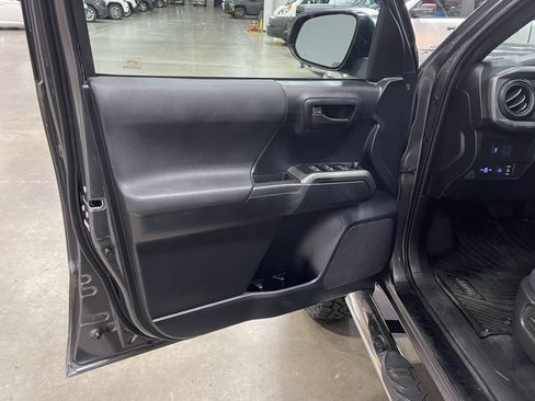 Used 2020 Toyota Tacoma 4x4 Double Cab image 18