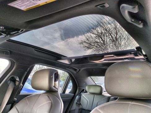 Certified 2024 BMW 760i xDrive w/ Executive Package image 19