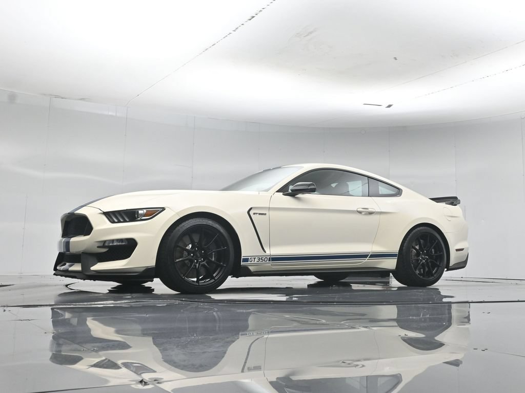 Certified 2020 Ford Mustang Shelby GT350 w/ Technology Package RWD image 43
