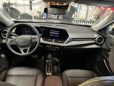 Used 2025 Chevrolet Trax ACTIV w/ Driver Confidence Package FWD image 18