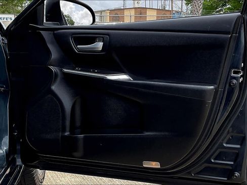 Used 2017 Toyota Camry LE image 23