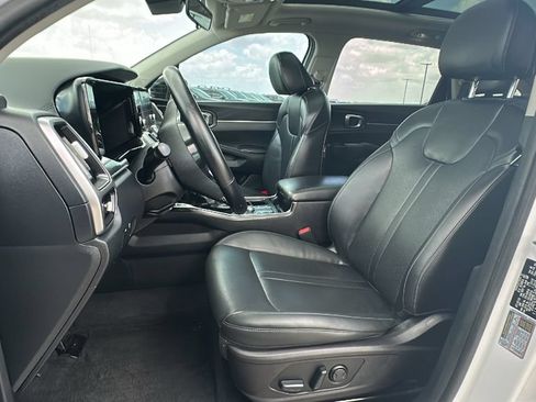 Used 2022 Kia Sorento S w/ Panoramic Sunroof Package FWD image 4