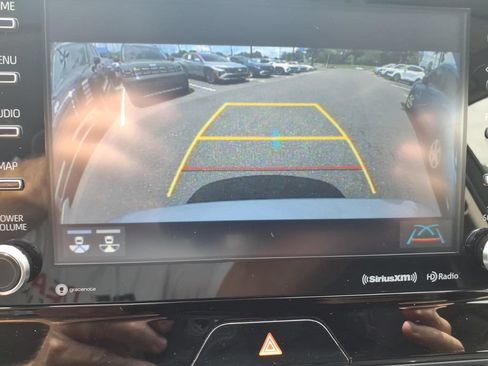 Used 2021 Toyota Venza LE w/ Carpet Mat Package (TMS) AWD/4WD image 28