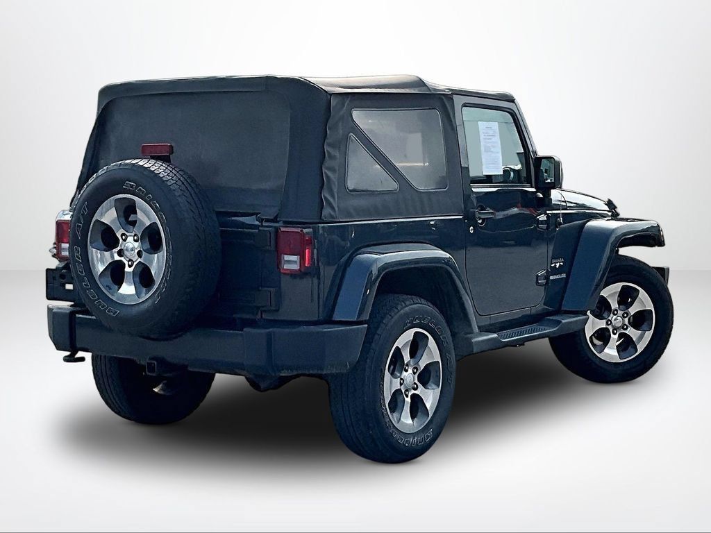 Used 2017 Jeep Wrangler Sahara w/ Connectivity Group AWD/4WD image 3