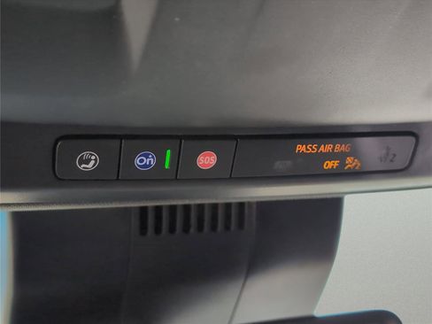 Used 2024 GMC Yukon XL SLT image 10